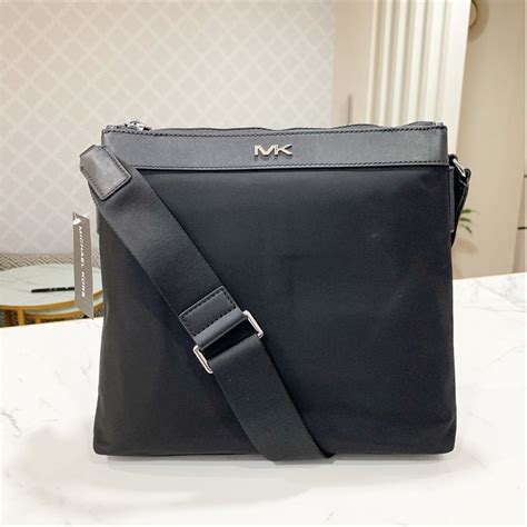 michael kors kent messenger bag men